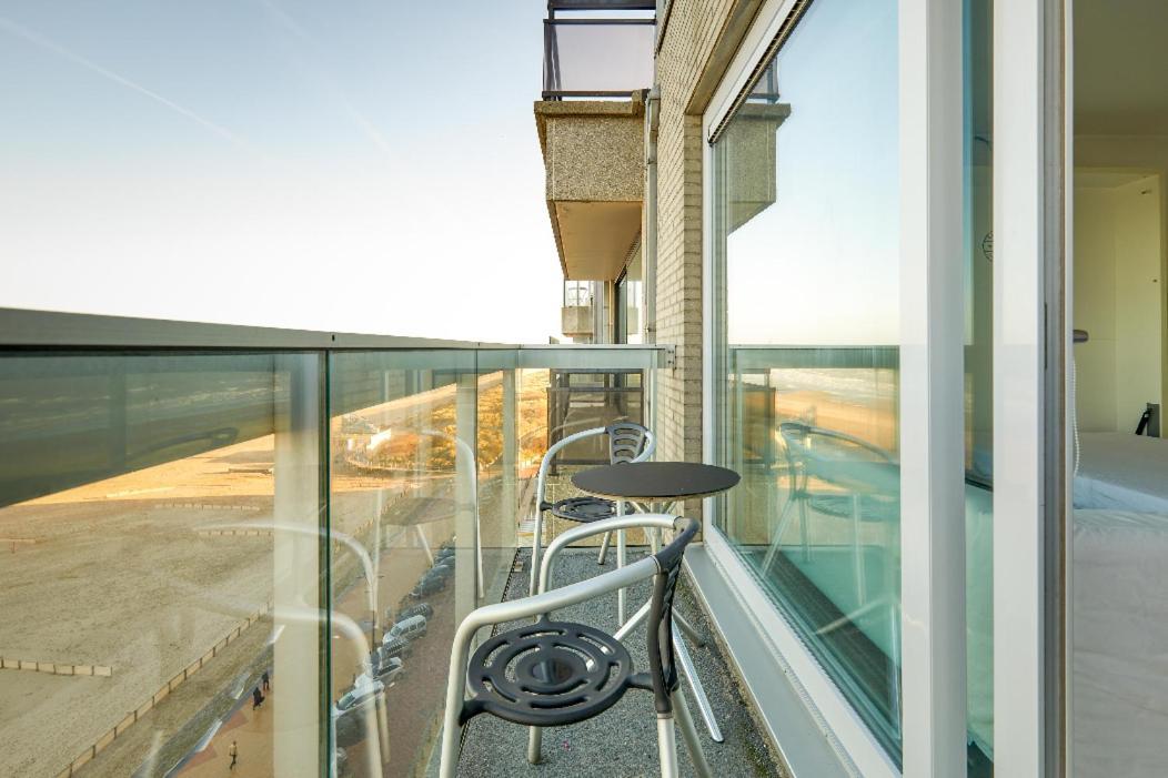 Beautiful Top Floor Seaview Studio Apartment B'Berge-Bruges 布兰肯贝赫 外观 照片